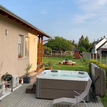 Konrad Apartman Villa Balatonmáriafürdő Exterior foto