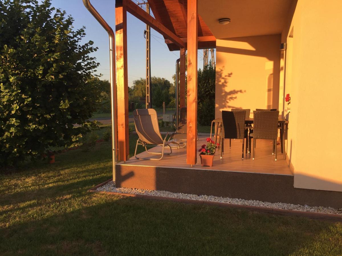 Konrad Apartman Villa Balatonmáriafürdő Exterior foto