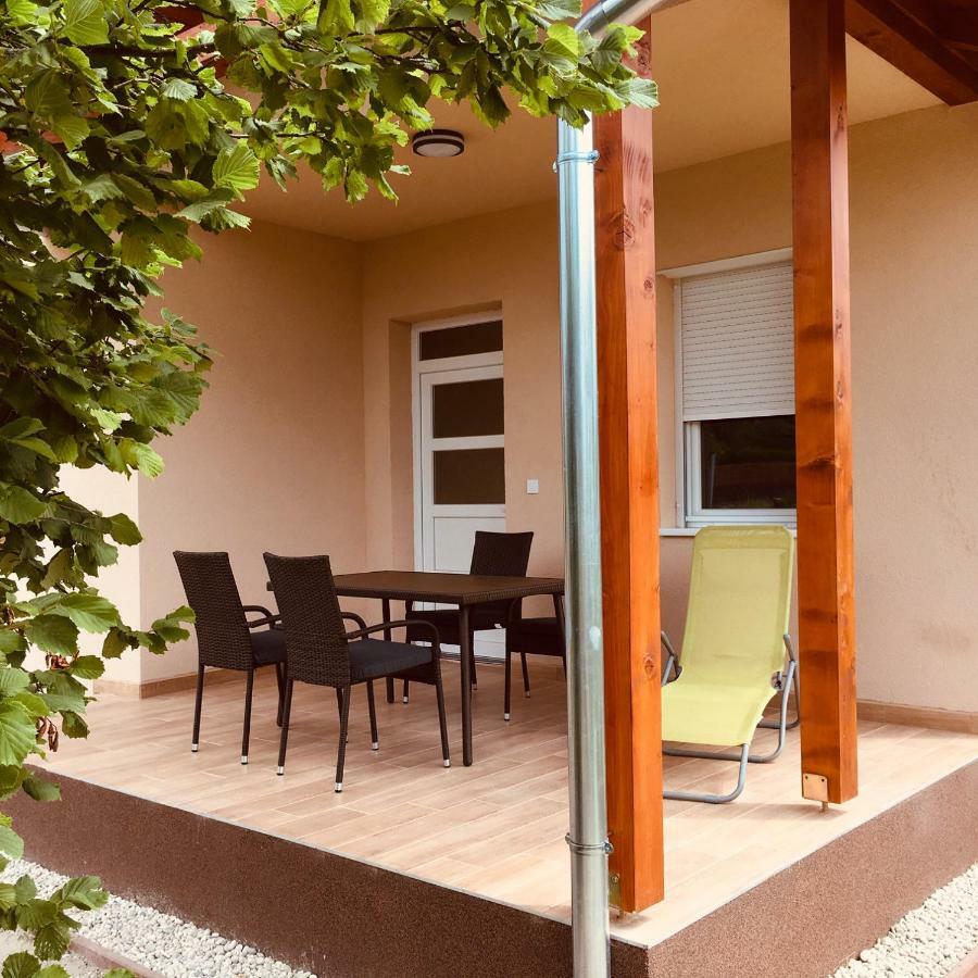 Konrad Apartman Villa Balatonmáriafürdő Exterior foto