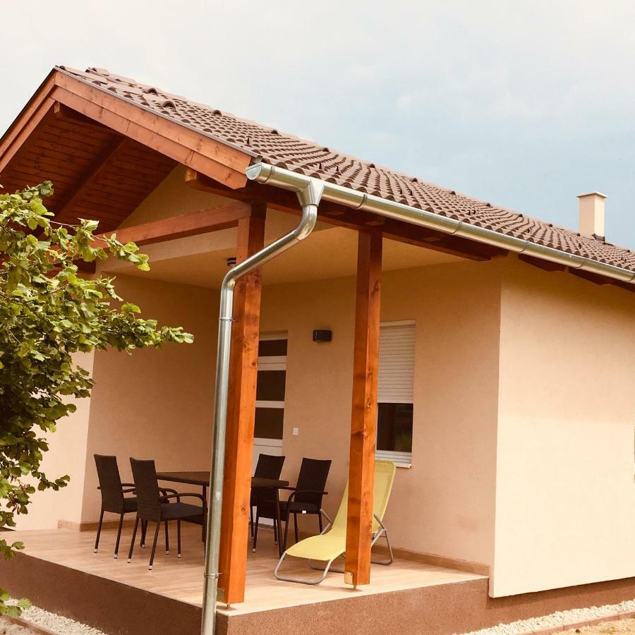 Konrad Apartman Villa Balatonmáriafürdő Exterior foto