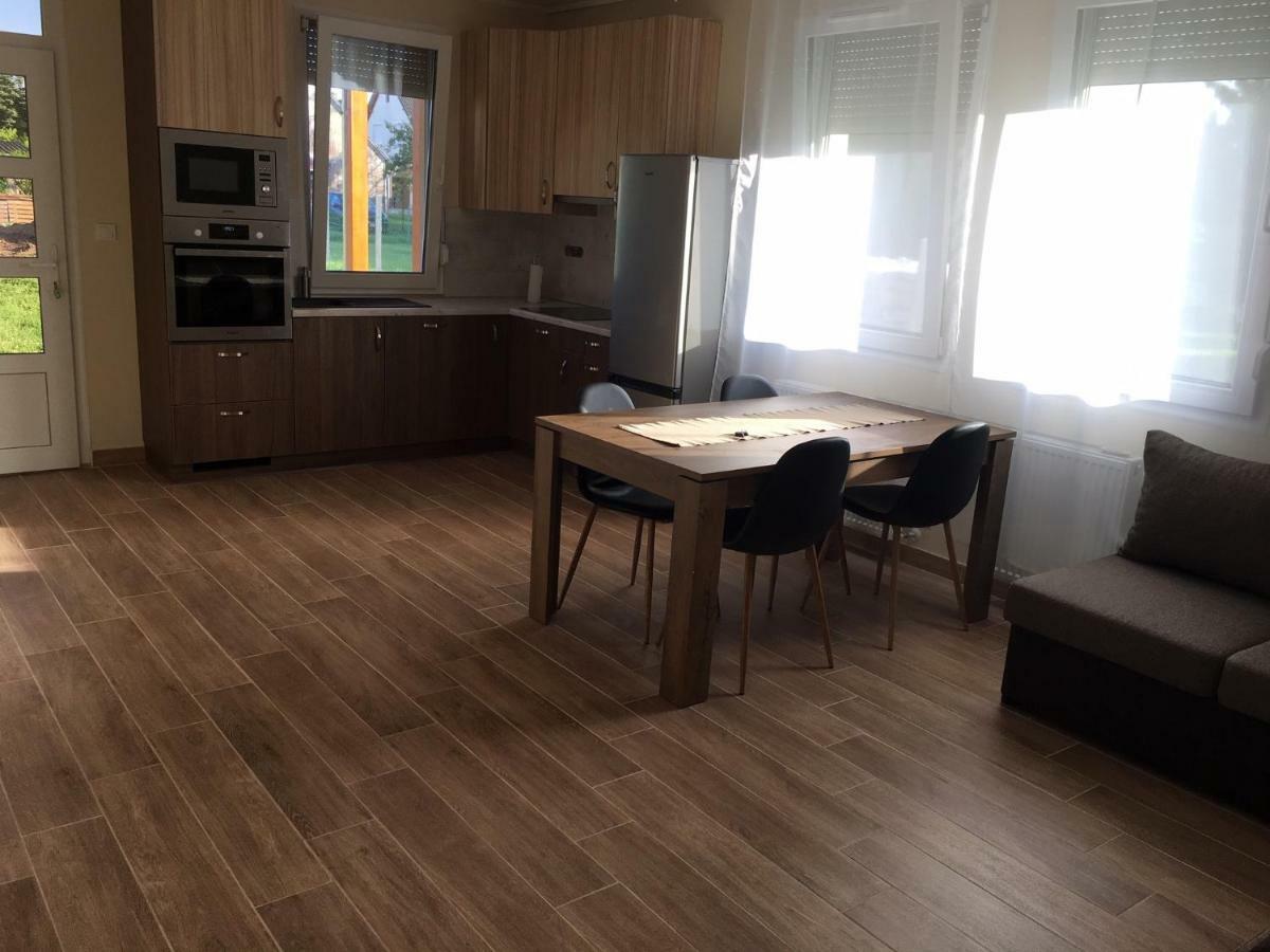 Konrad Apartman Villa Balatonmáriafürdő Exterior foto